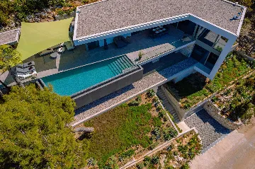 Modern 4-Bedroom Villa in Žrnovo for 8 Guests