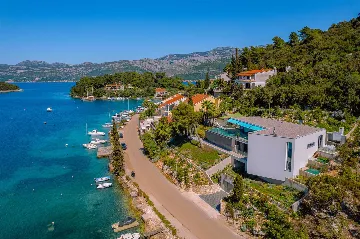 Modern 4-Bedroom Villa in Žrnovo for 8 Guests