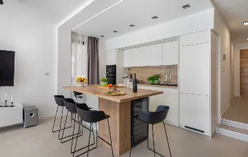 Seaside Villa for 12 with Heated Pool in Žaborić