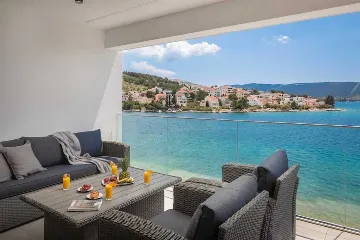 Seaside Villa for 12 with Heated Pool in Žaborić