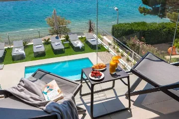 Seaside Villa for 12 with Heated Pool in Žaborić
