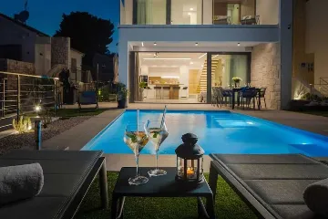 Seaside Villa for 12 with Heated Pool in Žaborić