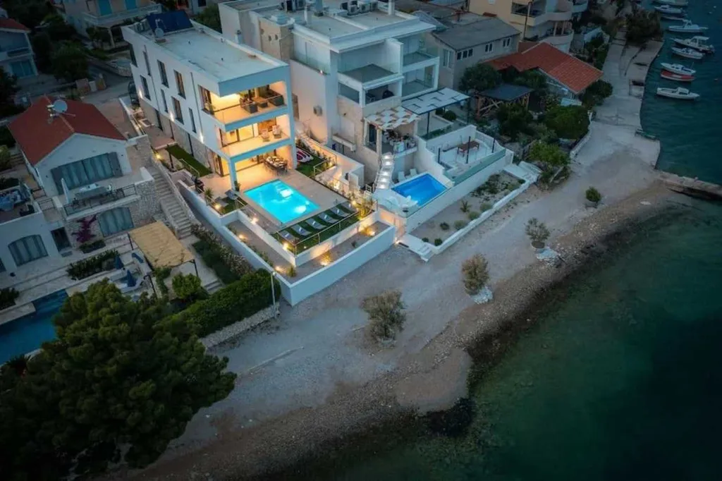 Seaside Villa for 12 with Heated Pool in Žaborić