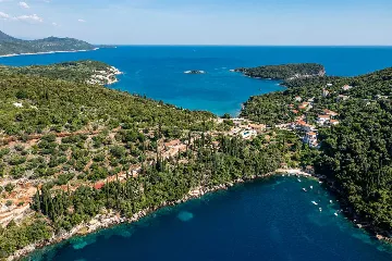 4-Bedroom Villa in Molunat with Private Beach