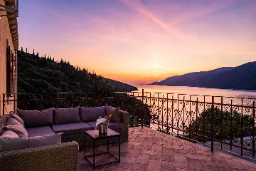 4-Bedroom Villa in Molunat with Private Beach