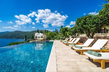 4-Bedroom Villa in Molunat with Private Beach