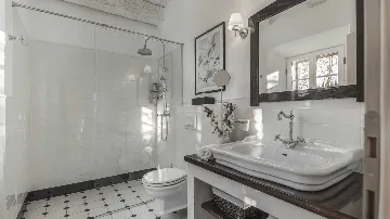 4-Bedroom Villa in Molunat with Private Beach