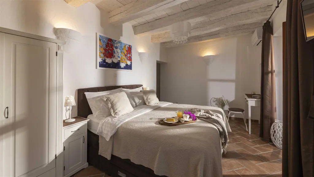 4-Bedroom Villa in Molunat with Private Beach