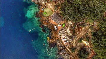 4-Bedroom Villa in Molunat with Private Beach