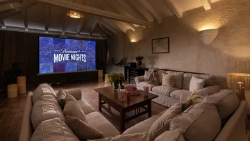 4-Bedroom Villa in Molunat with Private Beach