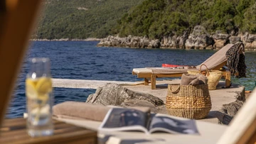 4-Bedroom Villa in Molunat with Private Beach