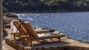 4-Bedroom Villa in Molunat with Private Beach