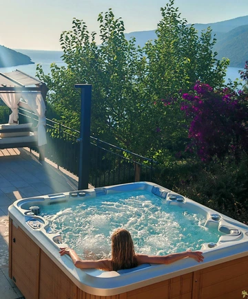 4-Bedroom Villa in Molunat with Private Beach