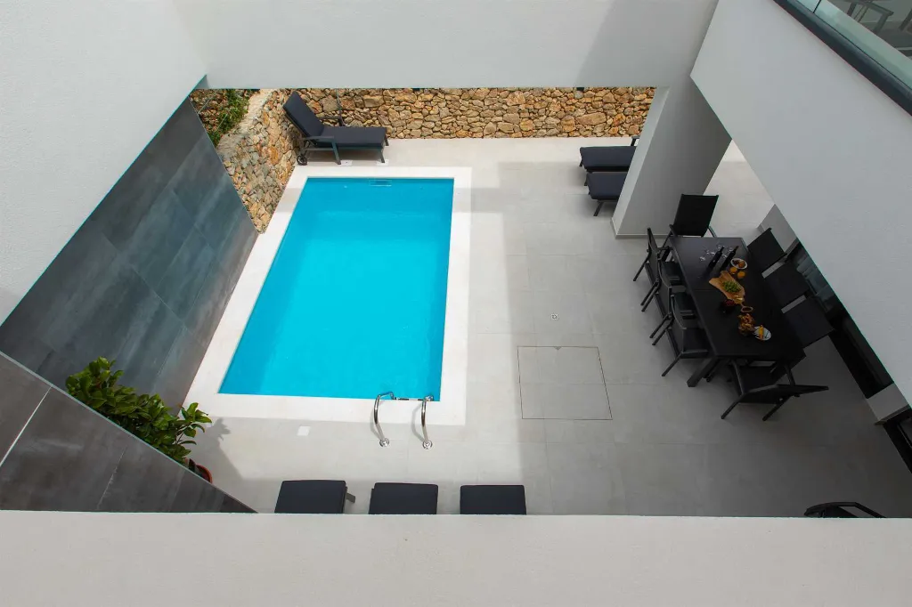 4-Bedroom Villa in Novalja for Up to 10 Guests