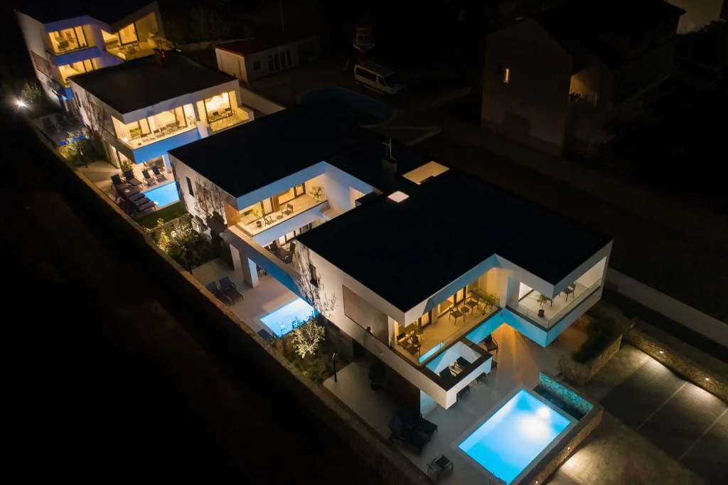 Novalja 4-Bedroom Villa for Up to 10 Guests
