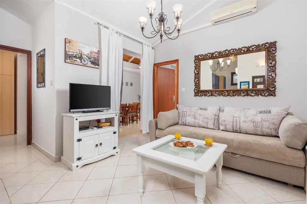 Barbariga 2-Bedroom Apartment for Up to 4 Guests