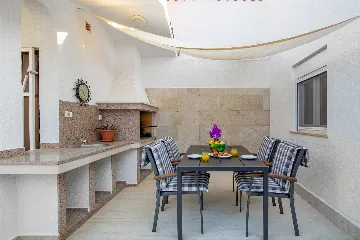 Barbariga 2-Bedroom Apartment for Up to 4 Guests