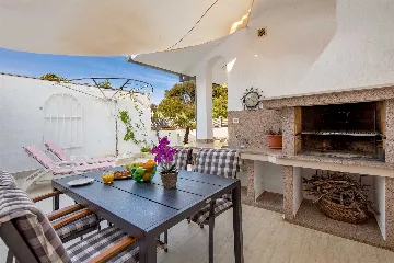 Barbariga 2-Bedroom Apartment for Up to 4 Guests