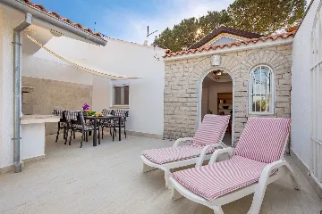 Barbariga 2-Bedroom Apartment for Up to 4 Guests