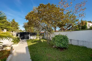 Barbariga 2-Bedroom Apartment for Up to 4 Guests