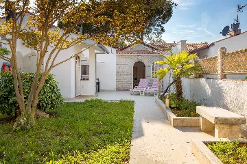 Barbariga 2-Bedroom Apartment for Up to 4 Guests