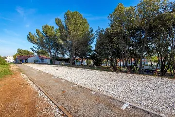 Barbariga 2-Bedroom Apartment for Up to 4 Guests