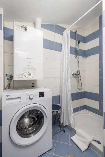 Vodnjan Apartment with Balcony for 4 Guests