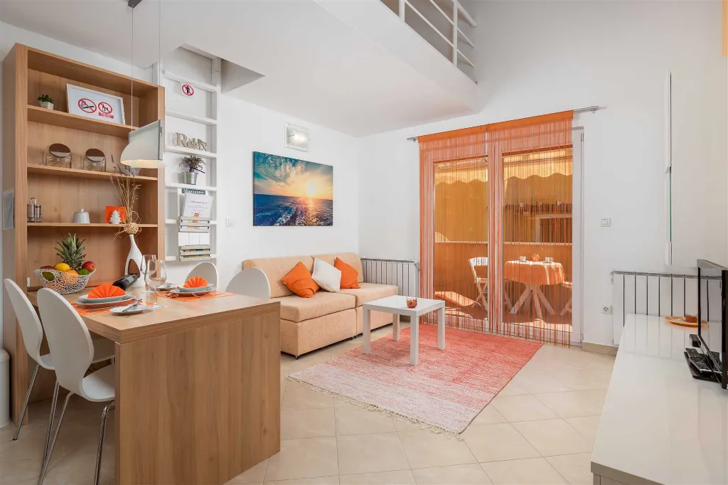 Vodnjan Apartment with Balcony for 4 Guests