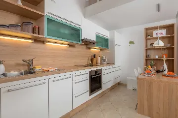 Vodnjan Apartment with Balcony for 4 Guests