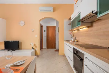 Vodnjan Apartment with Balcony for 4 Guests