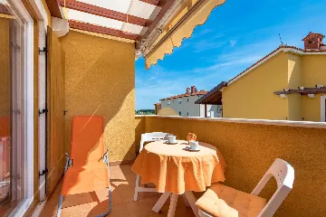 Vodnjan Apartment with Balcony for 4 Guests