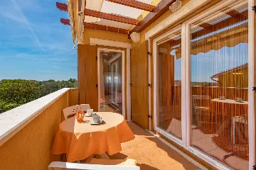 Vodnjan Apartment with Balcony for 4 Guests