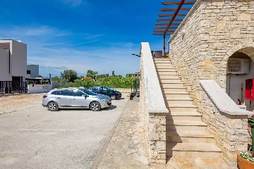 Vodnjan Apartment with Balcony for 4 Guests