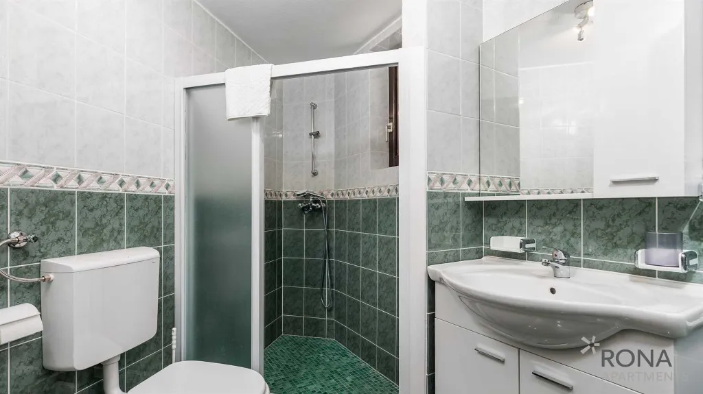 Two-Bedroom Apartment with Terrace in Barbariga
