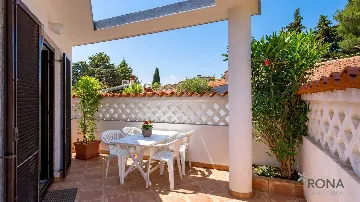 Two-Bedroom Apartment with Terrace in Barbariga