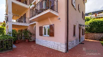 Ičići Apartment with Sea View for 3 Guests