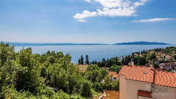 Sea-View Apartment in Ičići for Up to 6