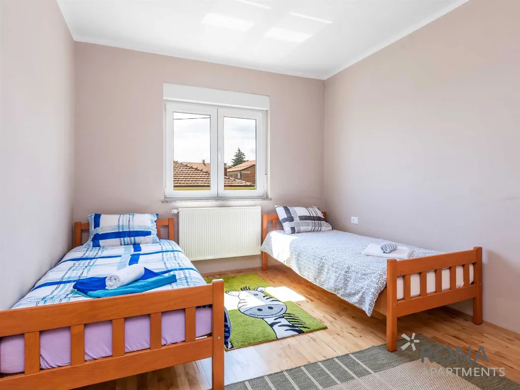 Rijeka Apartment for 4 with Partial Sea Views