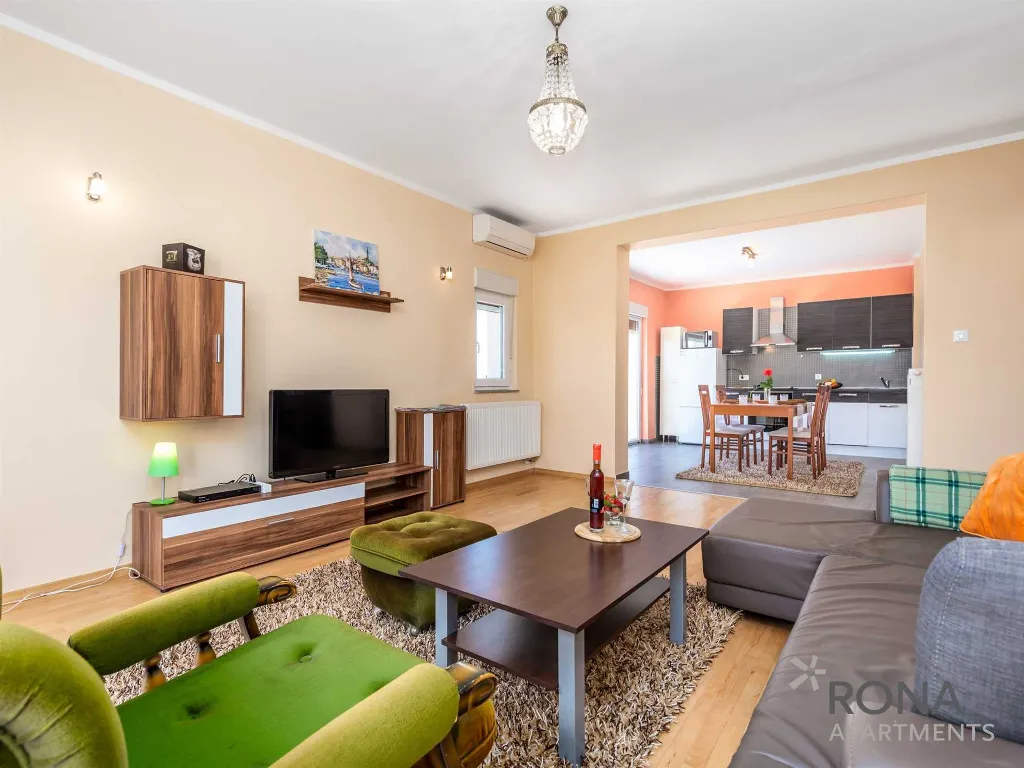 Rijeka Apartment for 4 with Partial Sea Views