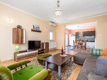 Rijeka Apartment for 4 with Partial Sea Views