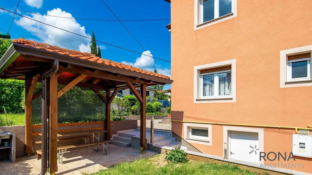 Rijeka Apartment for 4 with Partial Sea Views