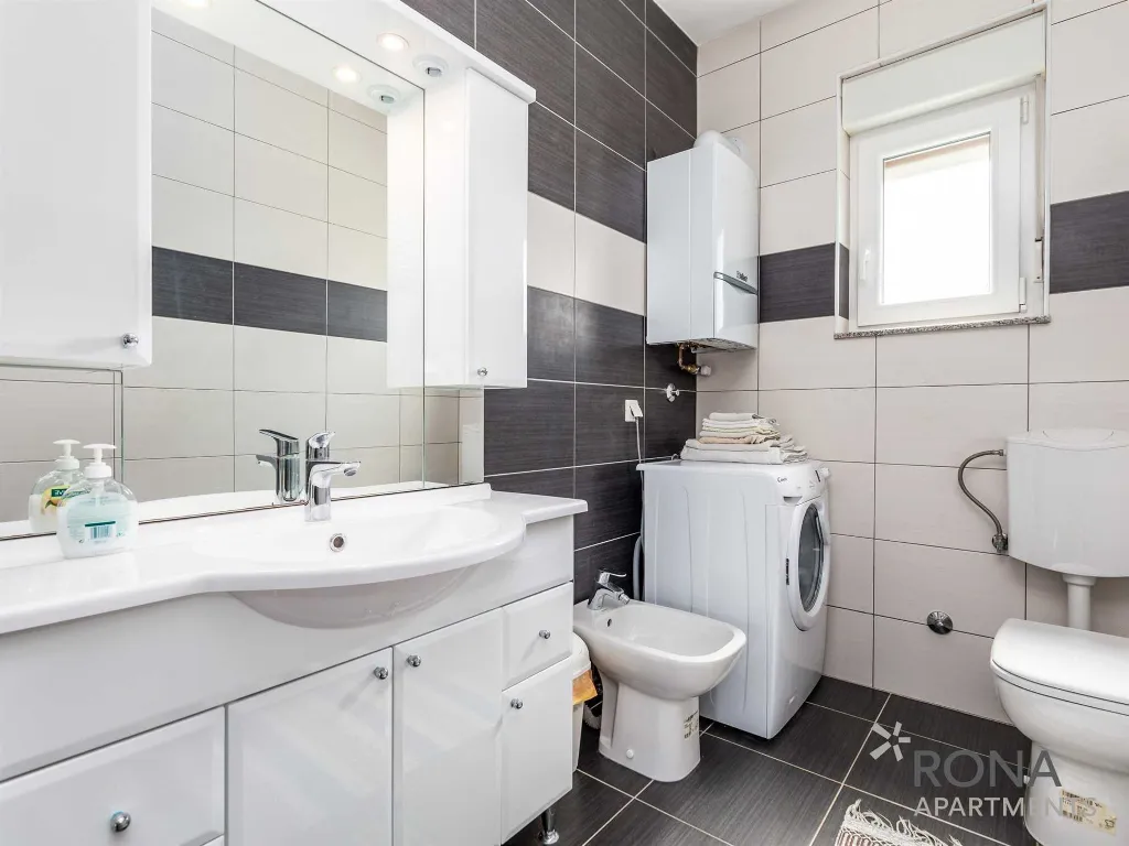 Rijeka Apartment for 4 with Partial Sea Views