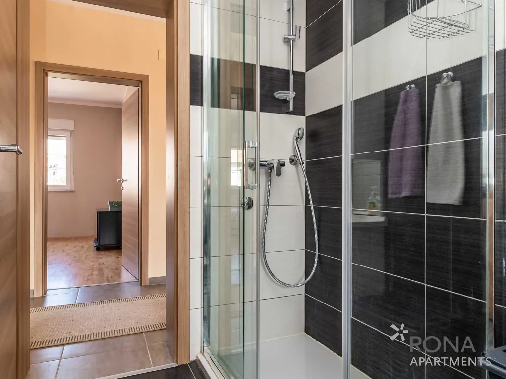 Rijeka Apartment for 4 with Partial Sea Views