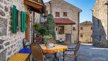 Apartment in Boljun for Up to 5 Guests