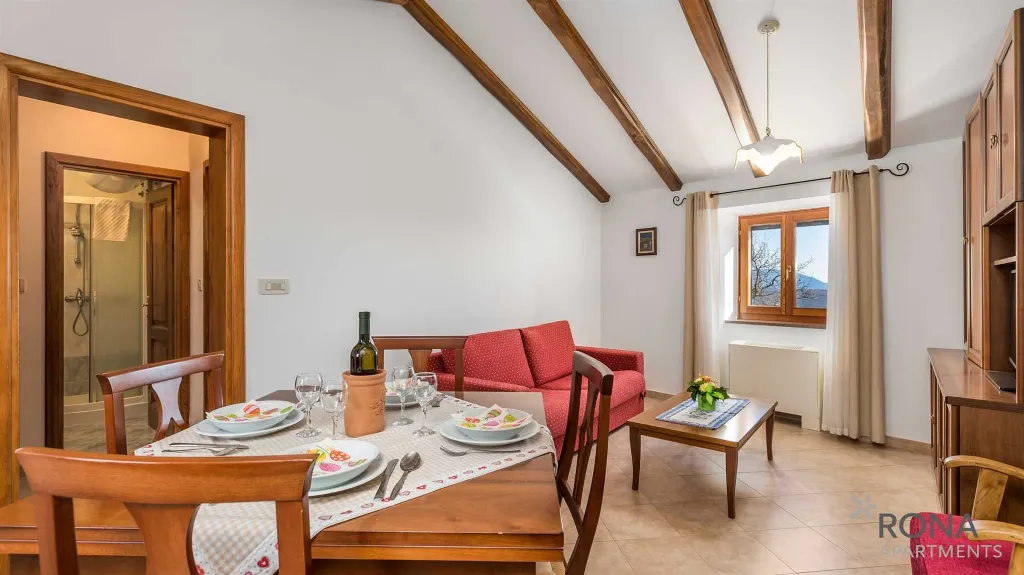 1-Bedroom Stone House Apartment in Boljun