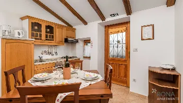 1-Bedroom Stone House Apartment in Boljun