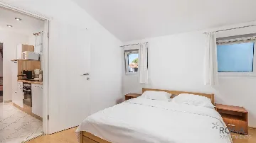 Červar Porat 1-Bedroom Apartment for 4 Guests