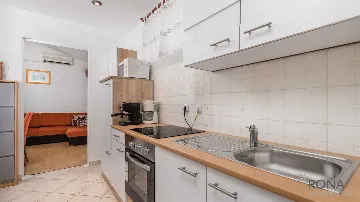 Červar Porat 1-Bedroom Apartment for 4 Guests