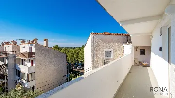 Červar Porat 1-Bedroom Apartment for 4 Guests