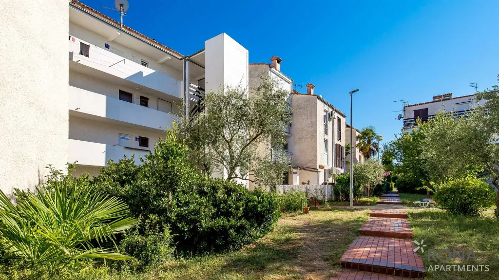 Červar Porat 1-Bedroom Apartment for 4 Guests